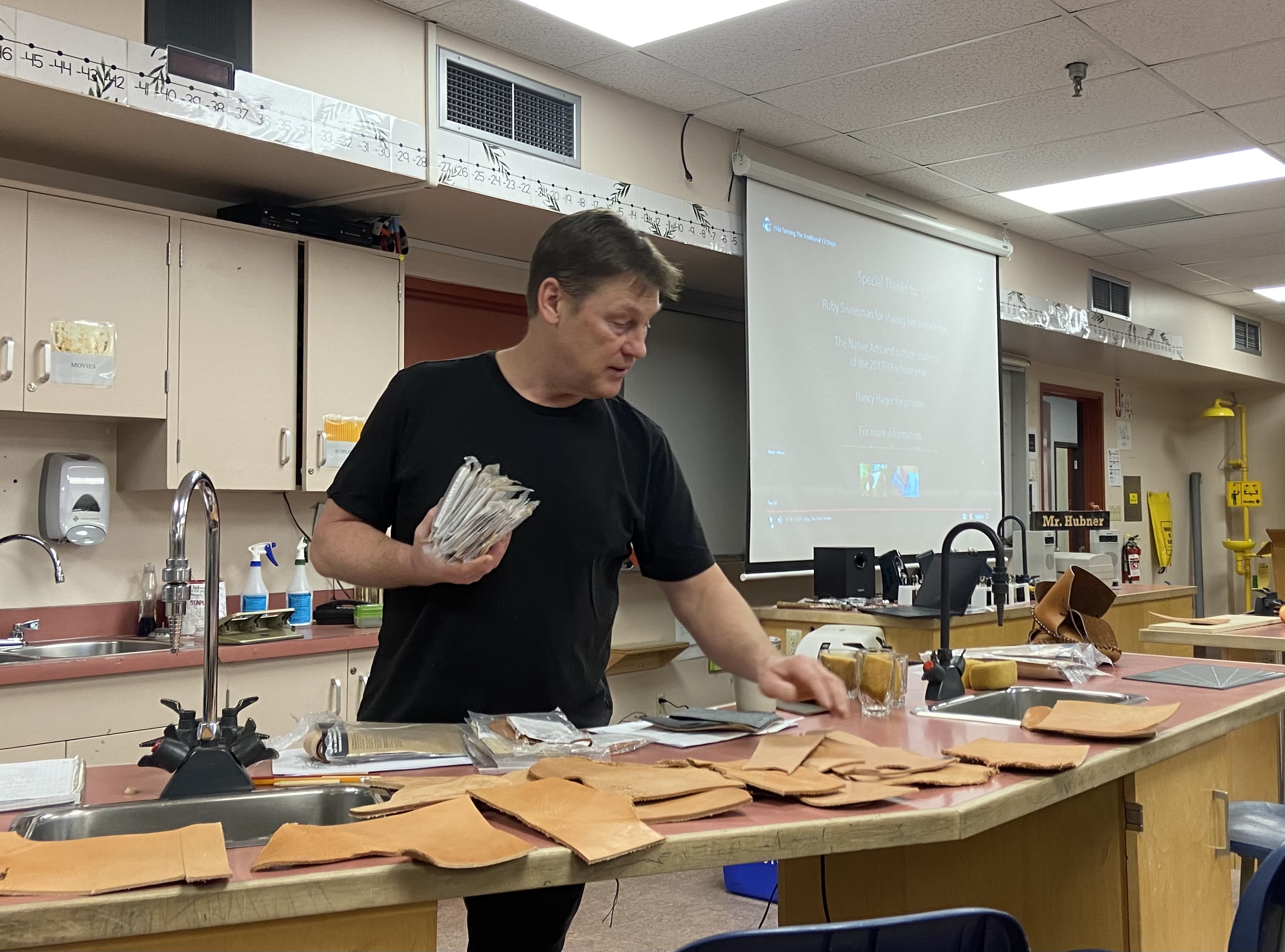 Leatherwork2 Sari Small